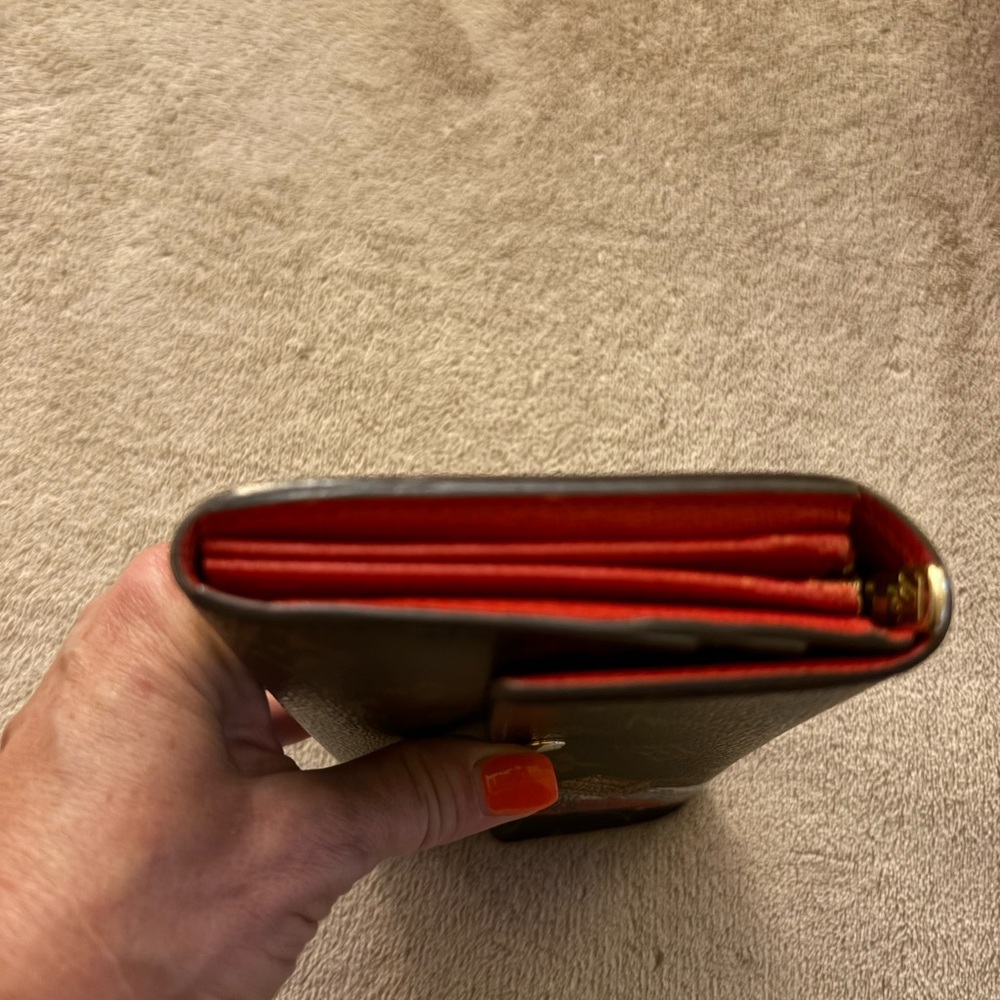 LV Bellboy Wallet - Picture 3 of 9